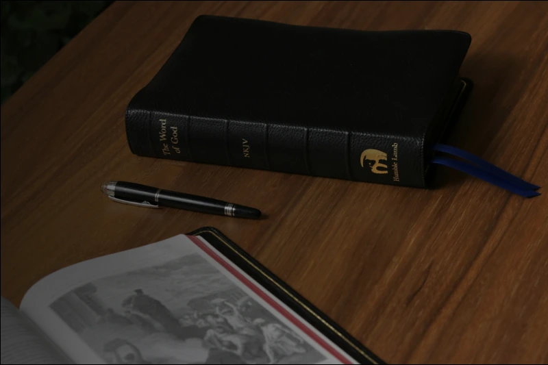 Top 9 Bible Apps With No Ads